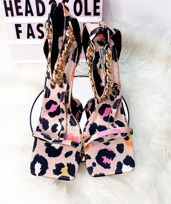 CAPE ROBBIN MULTI COLOR SANDAL WITH CHAIN EVER