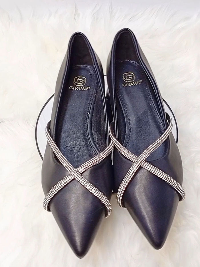 Givana Flat Shoe in Black