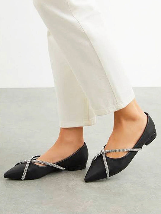 Givana Flat Shoe in Black