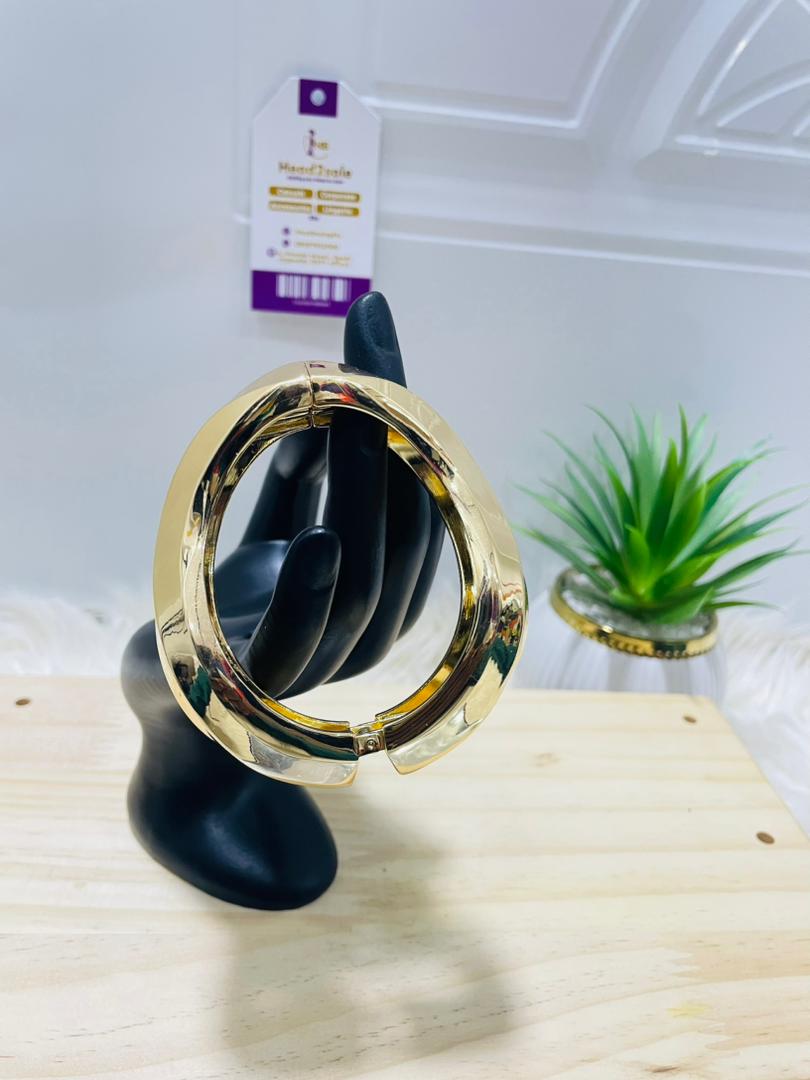 Swirl clasp Chunky bangles