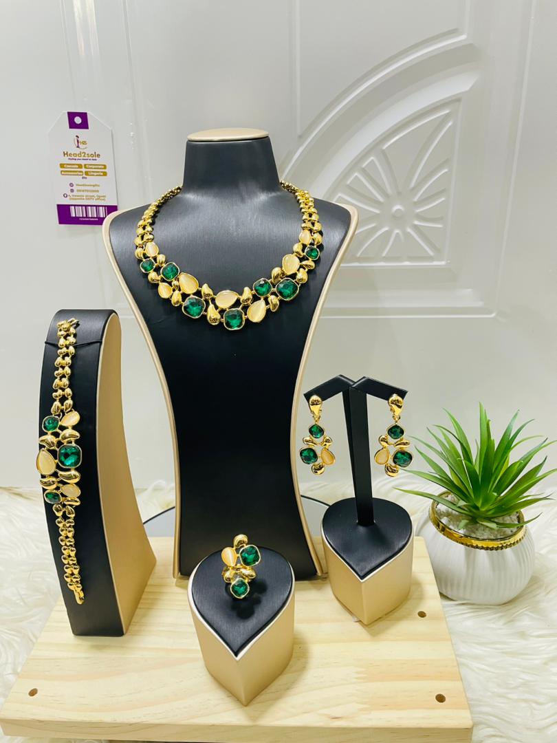 Complete Jewelry set in Green - 4 piece