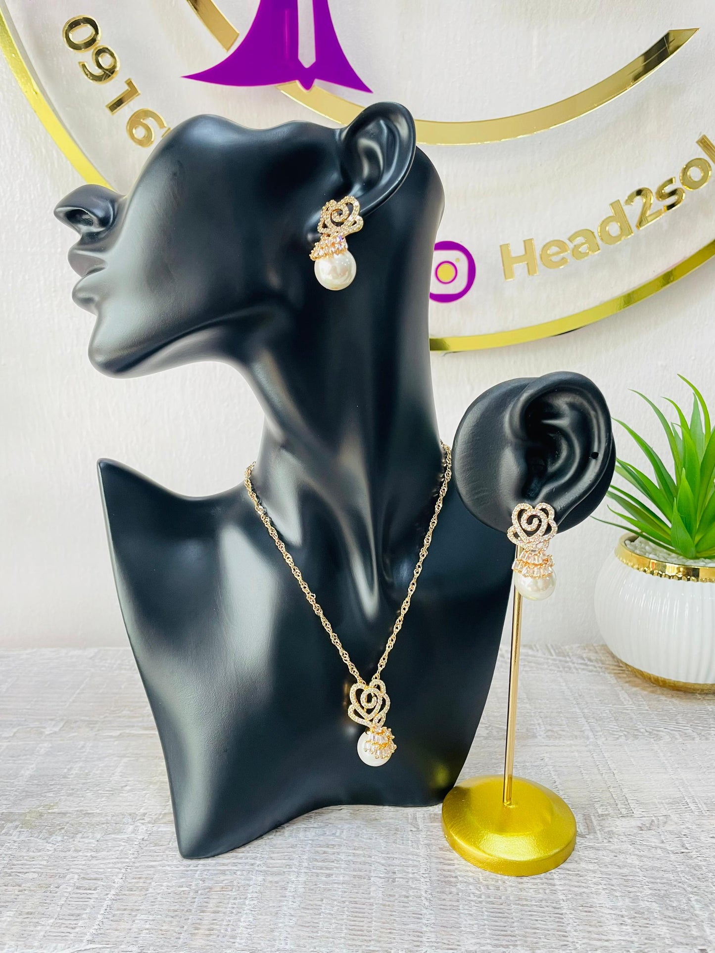 Cubic zirconia pearl earrings