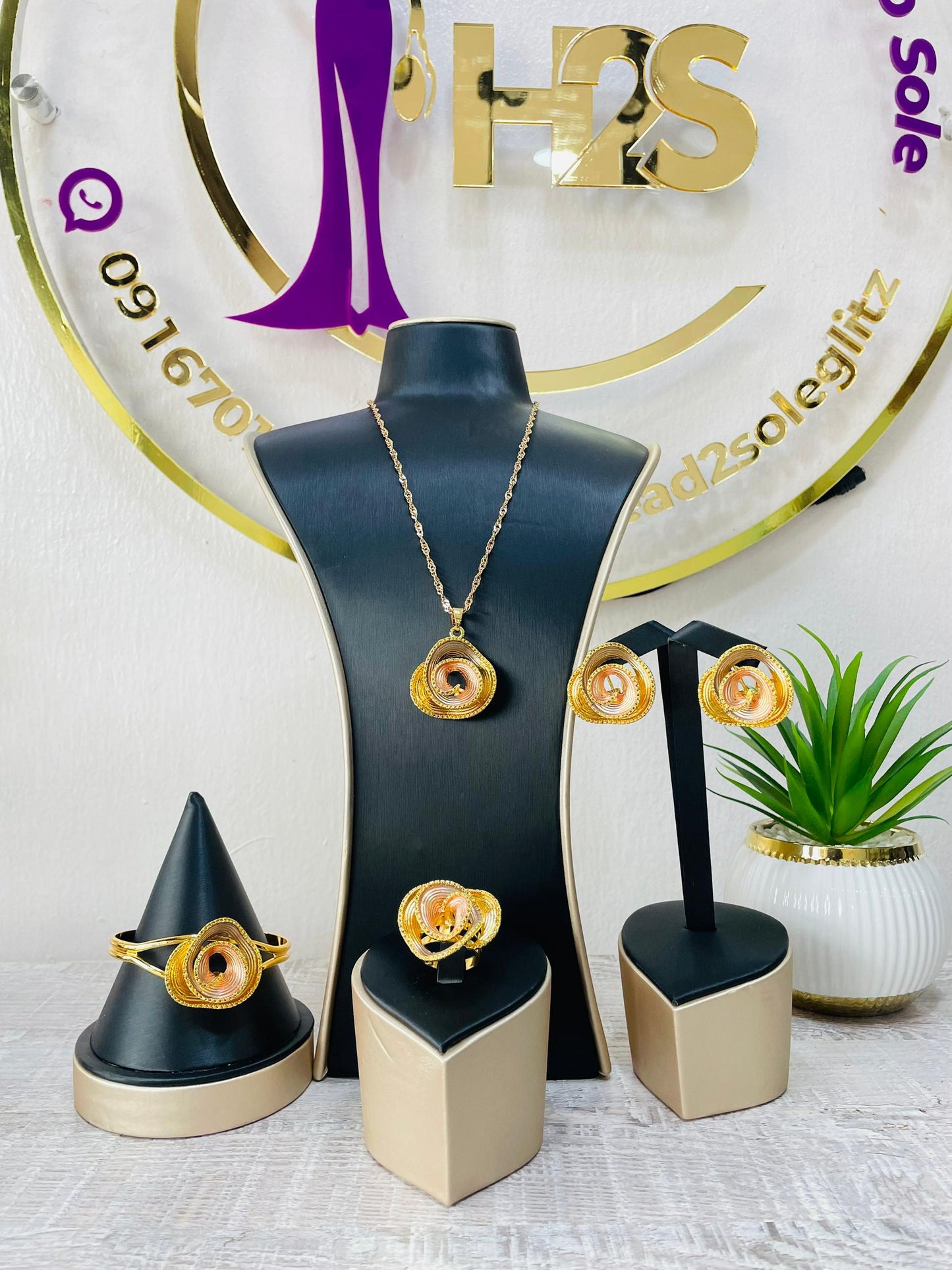 4 Piece Rosette gold tone Jewelry Set
