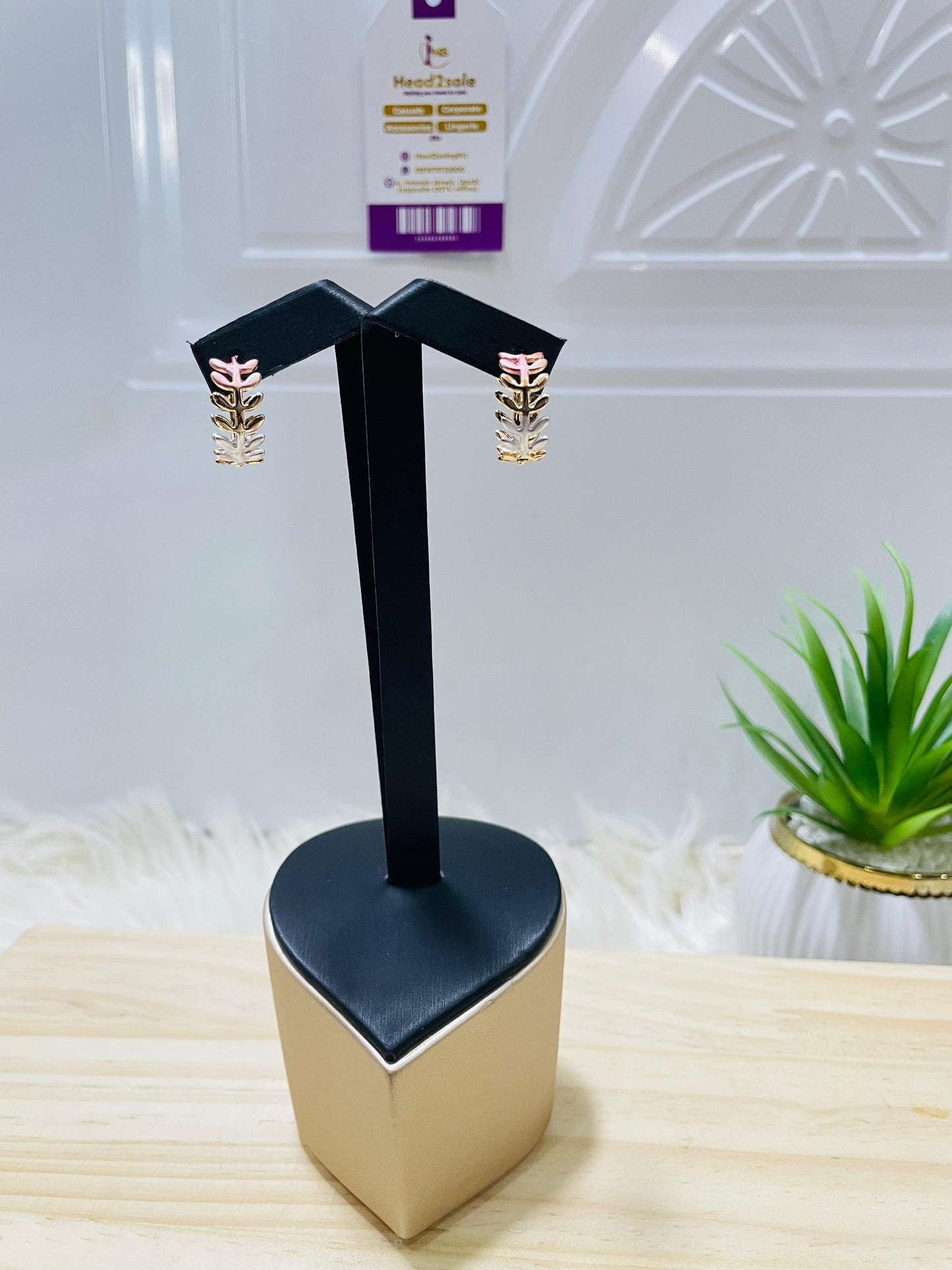 Tricolor leafy hoop earrings