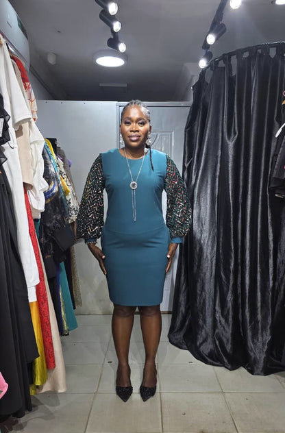 TREND UP Green Dress with Sequence Sleeve and Chain