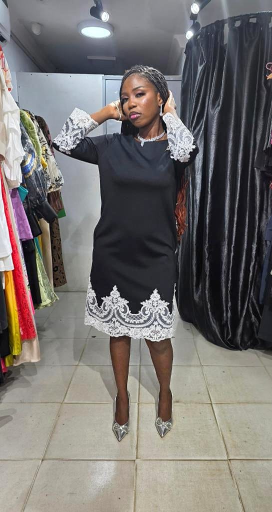 DISE COLLECTION Black Dress with White Lace Detail and brooche