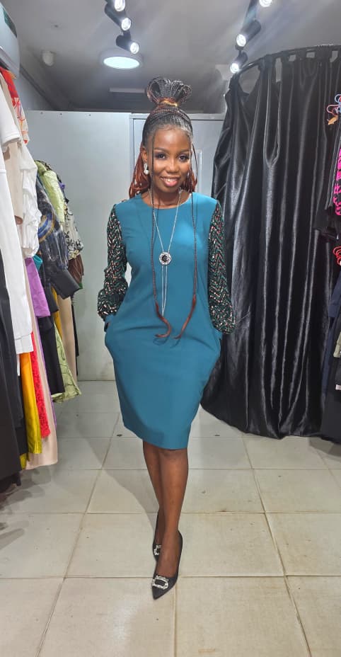 TREND UP Green Dress with Sequence Sleeve and Chain